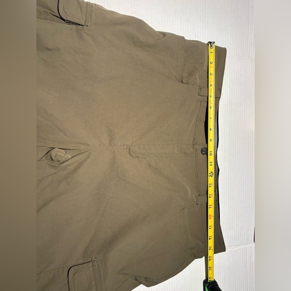 Orvis Shorts Mens Green Cargo Tech Hiking Outdoors Performance Stretch - Picture 3 of 7